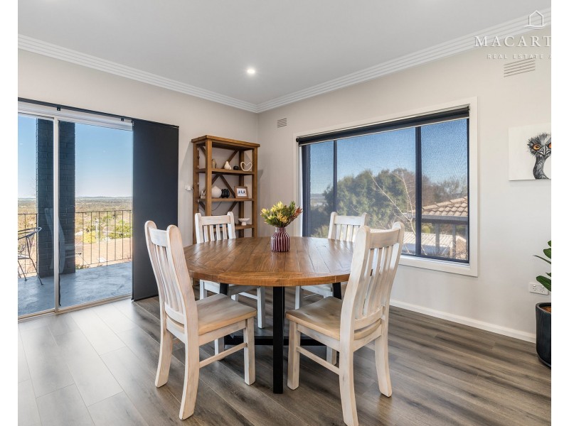 11 Bellevue Parade, Kooringal NSW 2650