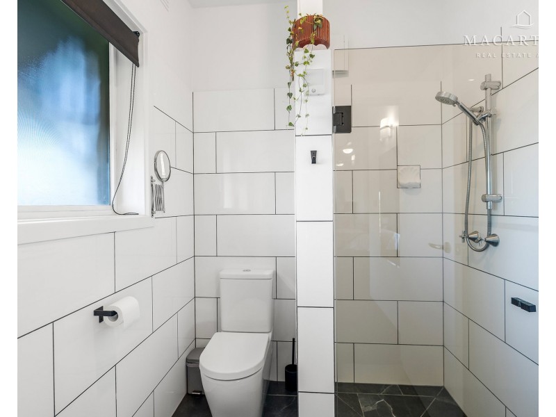 11 Bellevue Parade, Kooringal NSW 2650