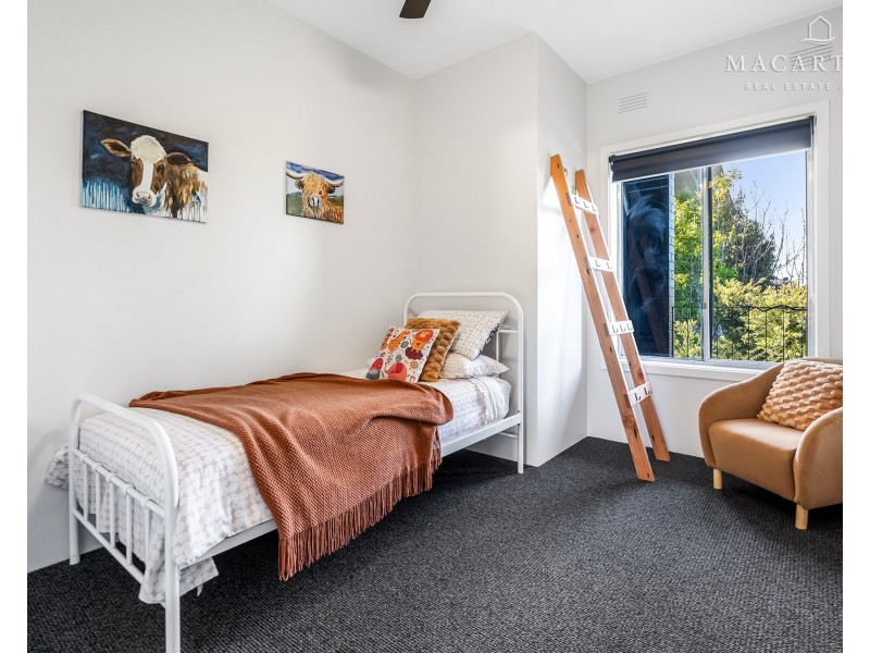 11 Bellevue Parade, Kooringal NSW 2650