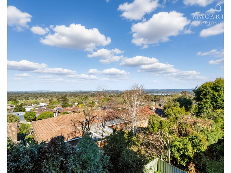 11 Bellevue Parade, Kooringal NSW 2650