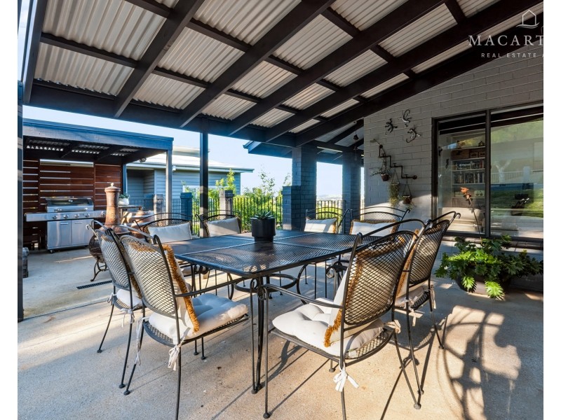 11 Bellevue Parade, Kooringal NSW 2650
