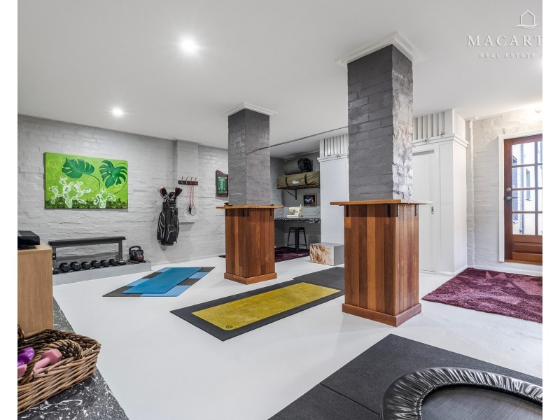 11 Bellevue Parade, Kooringal NSW 2650