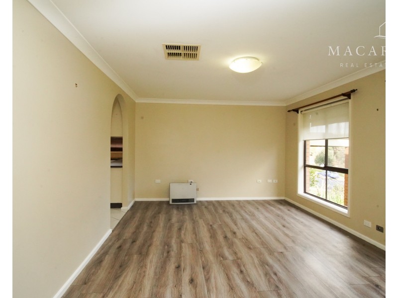 7 Buchhorn Street, Tolland NSW 2650
