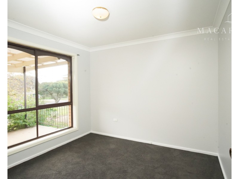 7 Buchhorn Street, Tolland NSW 2650