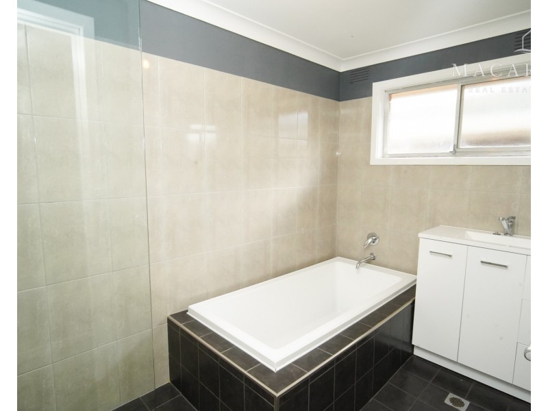 7 Buchhorn Street, Tolland NSW 2650