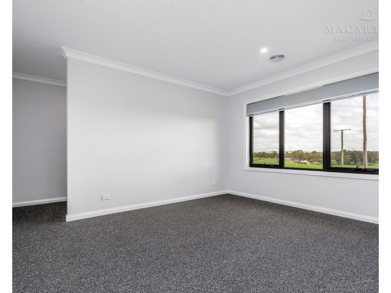 3 Edgar Place, Gobbagombalin NSW 2650