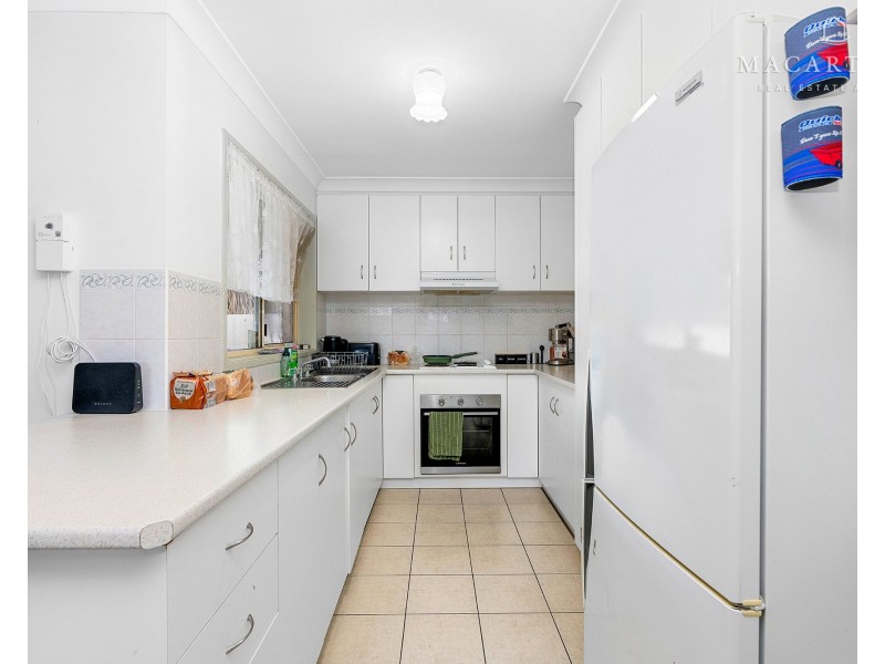 1/4 Nunkeri Street, Glenfield Park NSW 2650