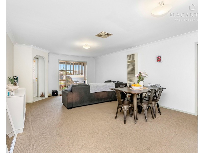 1/4 Nunkeri Street, Glenfield Park NSW 2650