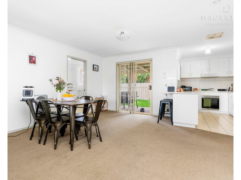1/4 Nunkeri Street, Glenfield Park NSW 2650