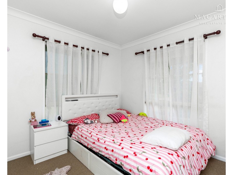 1/4 Nunkeri Street, Glenfield Park NSW 2650