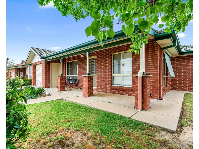 1/4 Nunkeri Street, Glenfield Park NSW 2650