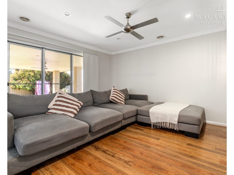 26 Barton Avenue, Lloyd NSW 2650