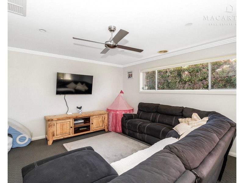 26 Barton Avenue, Lloyd NSW 2650