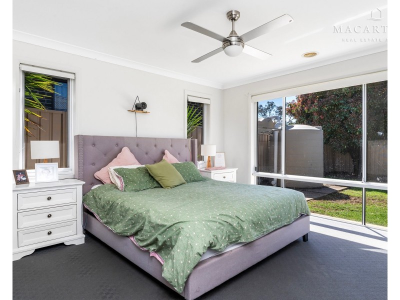 26 Barton Avenue, Lloyd NSW 2650