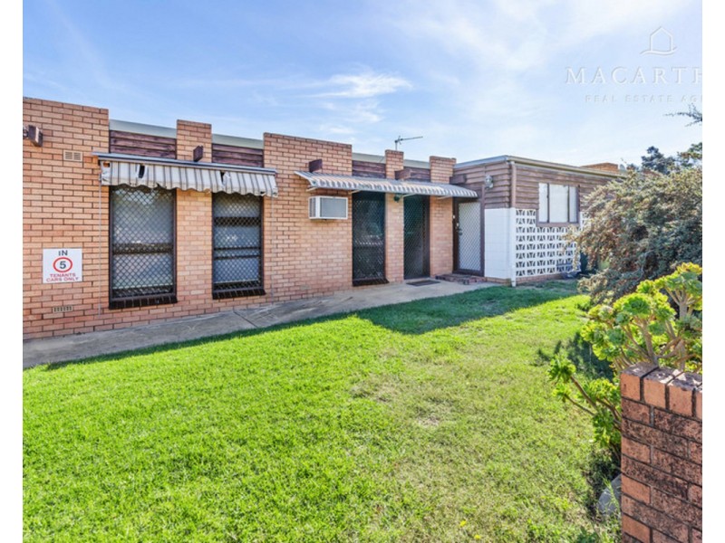 2/12 Marloo Crescent, Kooringal NSW 2650