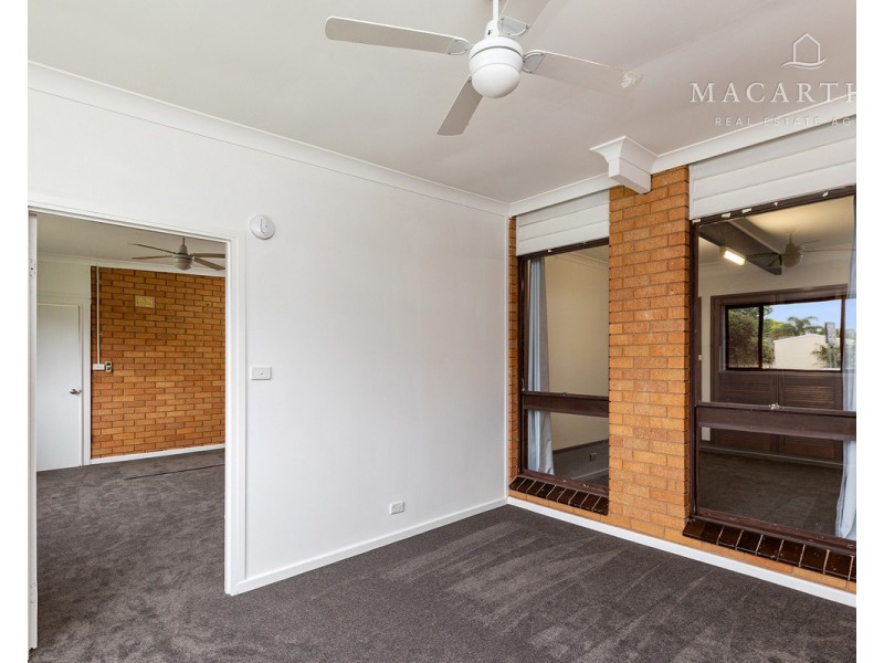 2/12 Marloo Crescent, Kooringal NSW 2650