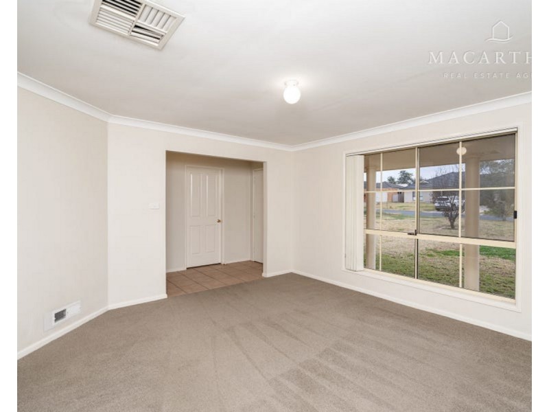 61 Veale Street, Ashmont NSW 2650