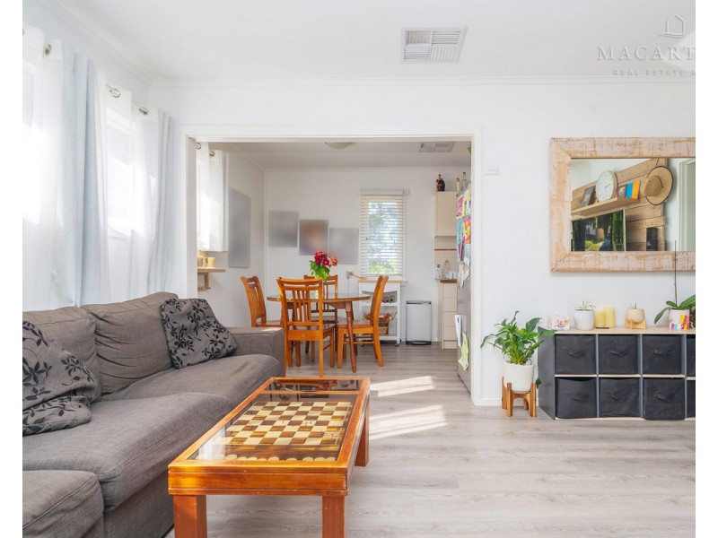 34 Gilmore Avenue, Mount Austin NSW 2650