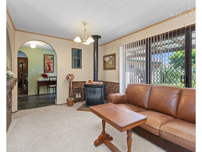 74 Balmoral Cresent, Lake Albert NSW 2650