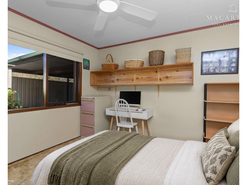 74 Balmoral Cresent, Lake Albert NSW 2650