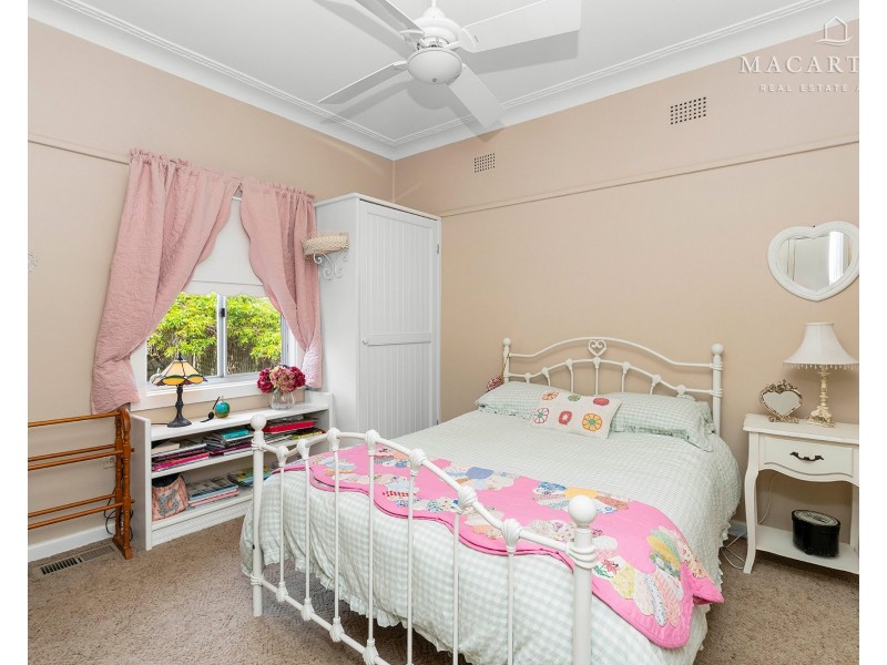 345 Lake Albert Road, Kooringal NSW 2650