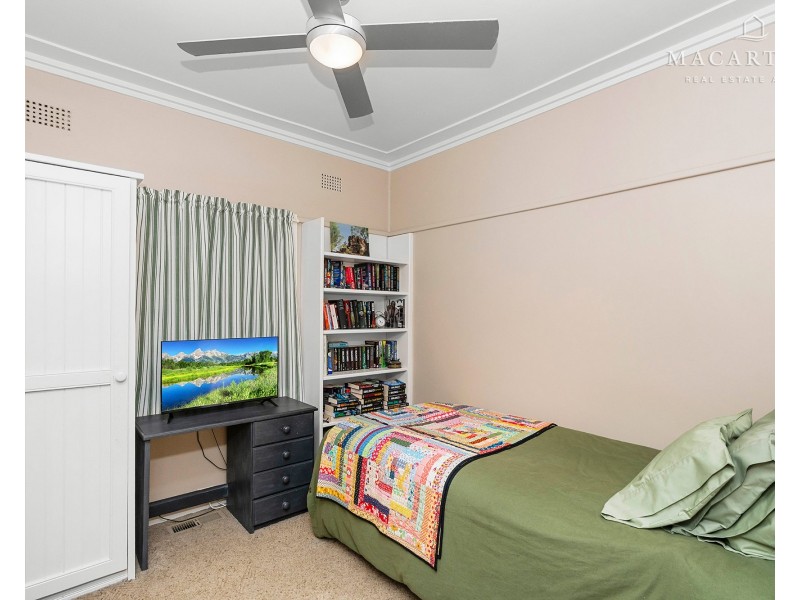 345 Lake Albert Road, Kooringal NSW 2650