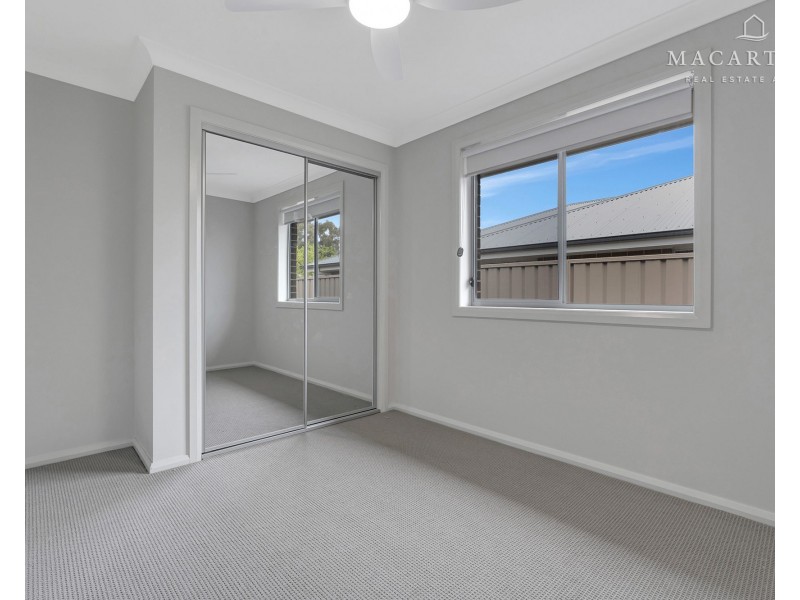 1/33 Gibson Street, Boorooma NSW 2650