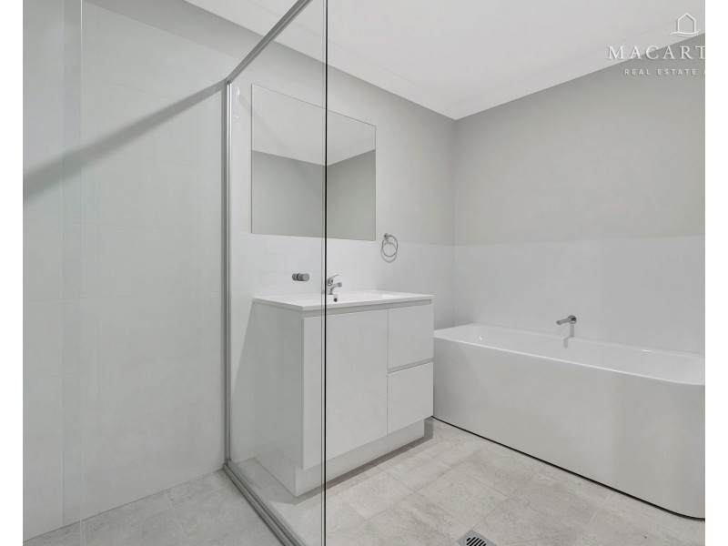 1/33 Gibson Street, Boorooma NSW 2650
