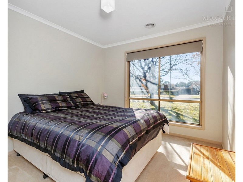 4 Gunyah Place, Glenfield Park NSW 2650