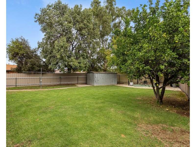 4 Gunyah Place, Glenfield Park NSW 2650
