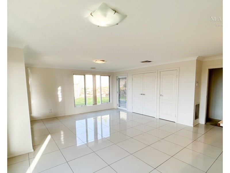 3/15 Murndal Place, Bourkelands NSW 2650