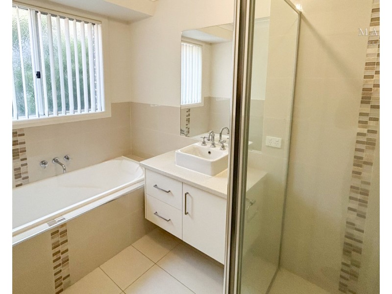 3/15 Murndal Place, Bourkelands NSW 2650