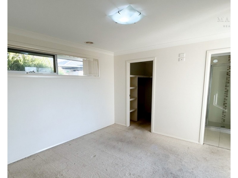 3/15 Murndal Place, Bourkelands NSW 2650
