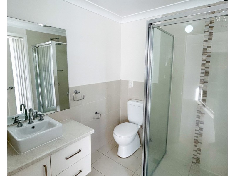 3/15 Murndal Place, Bourkelands NSW 2650