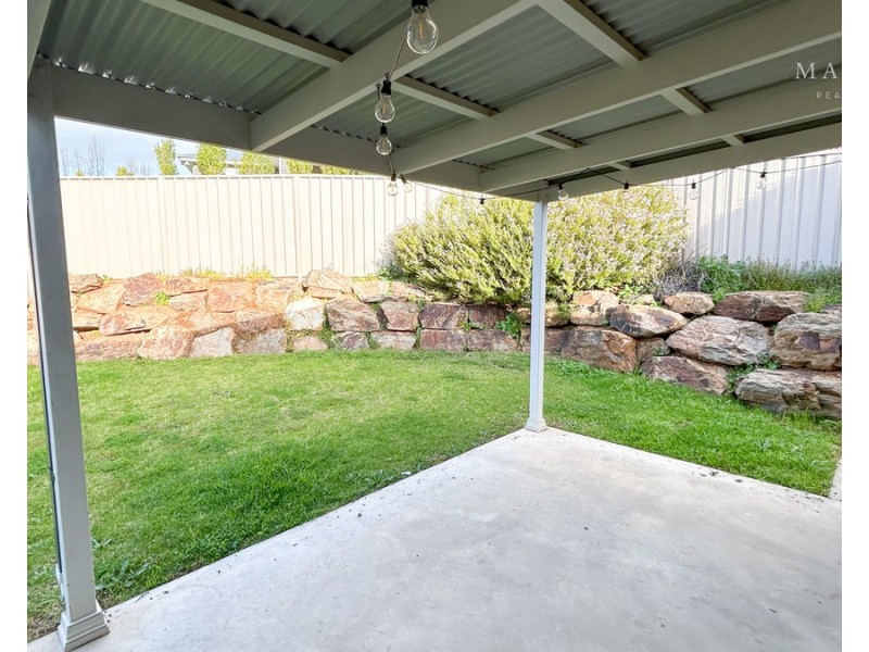 3/15 Murndal Place, Bourkelands NSW 2650