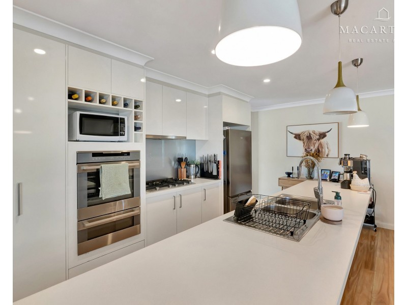 18 Gidgee Place, Glenfield Park NSW 2650