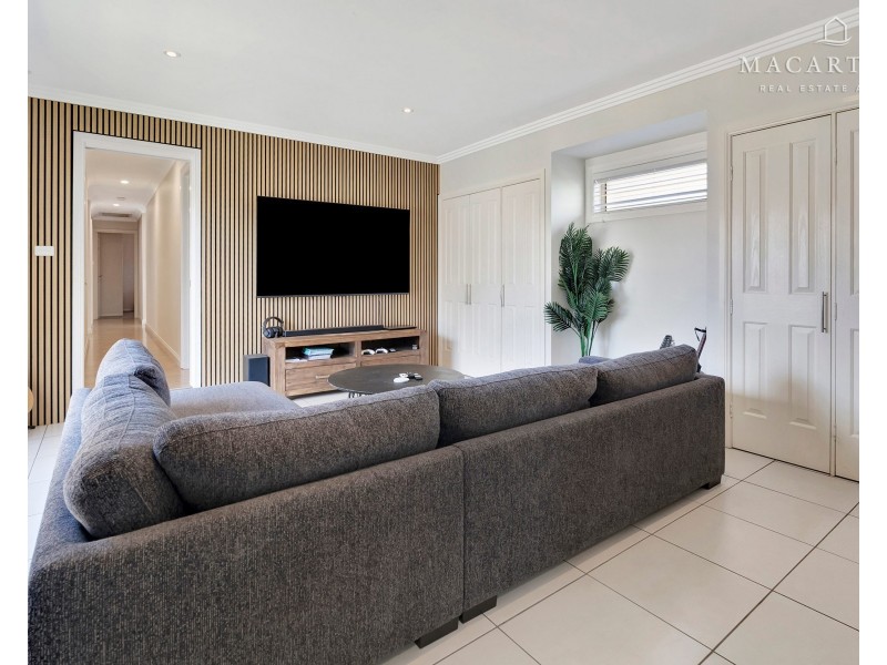 18 Gidgee Place, Glenfield Park NSW 2650