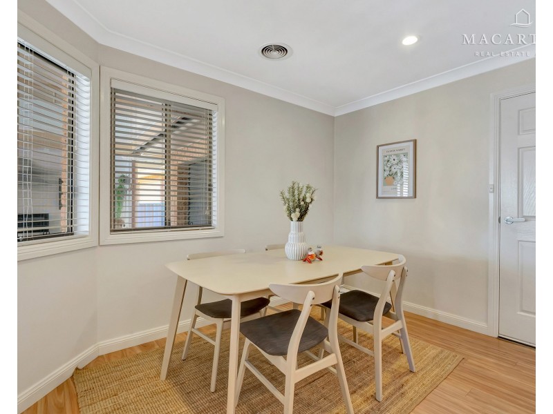 18 Gidgee Place, Glenfield Park NSW 2650