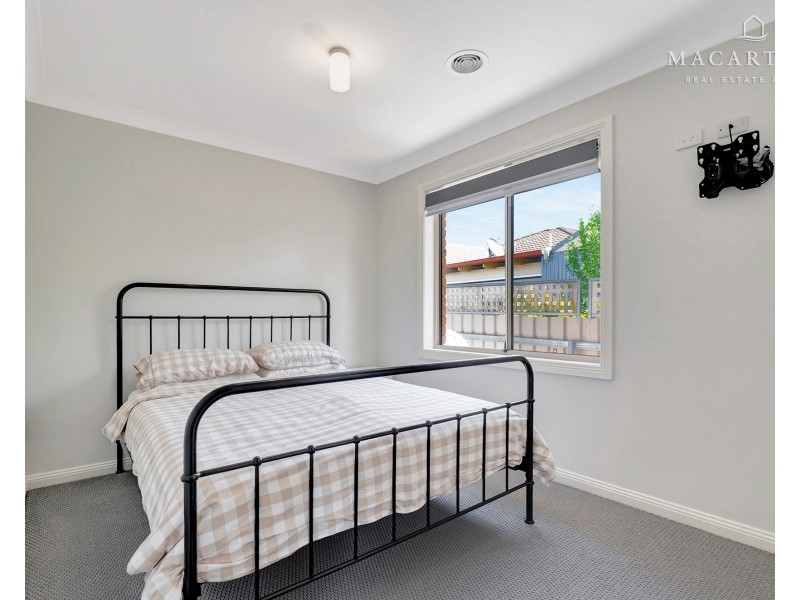 18 Gidgee Place, Glenfield Park NSW 2650