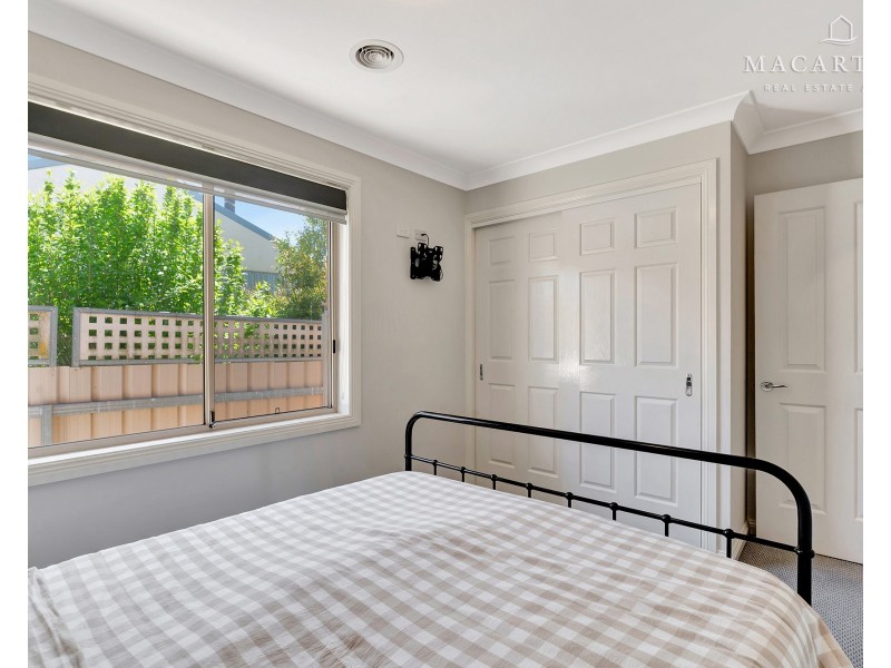 18 Gidgee Place, Glenfield Park NSW 2650