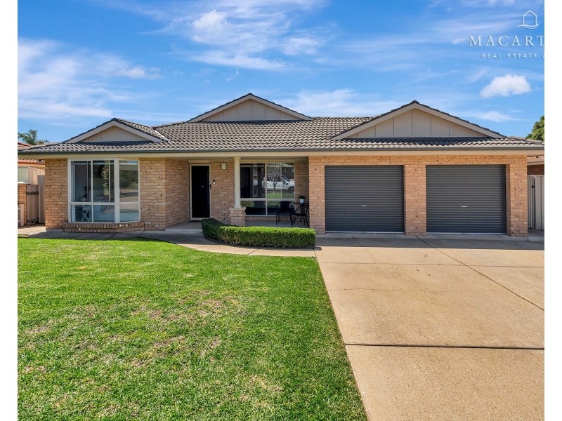 18 Gidgee Place, Glenfield Park NSW 2650