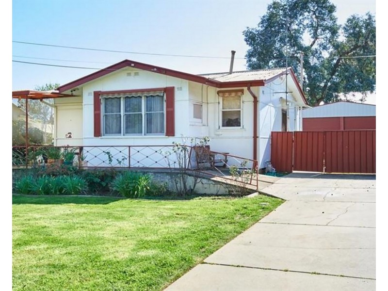 19 Castlereagh Avenue, Mount Austin NSW 2650