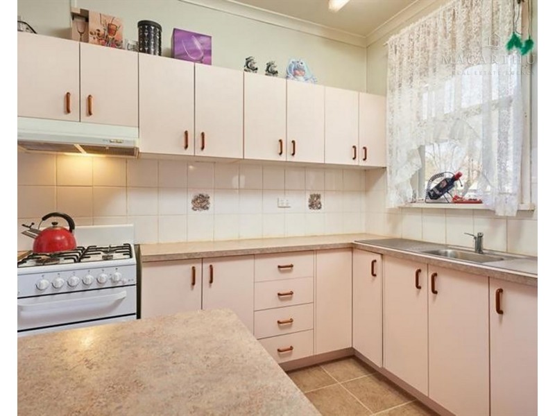 19 Castlereagh Avenue, Mount Austin NSW 2650