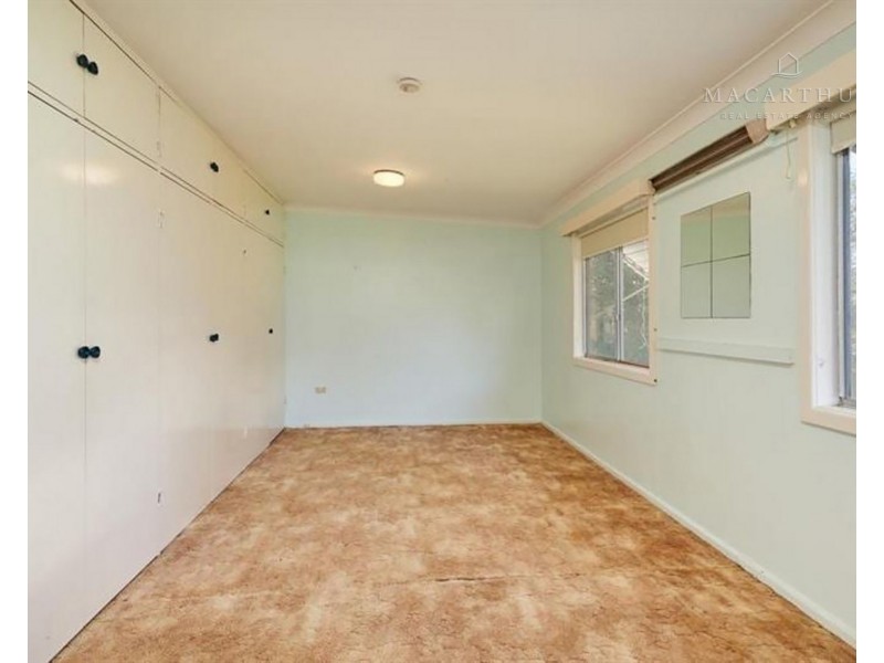 19 Castlereagh Avenue, Mount Austin NSW 2650