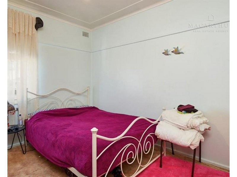 19 Castlereagh Avenue, Mount Austin NSW 2650