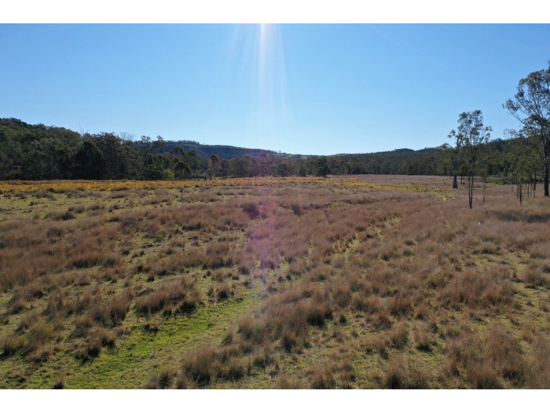 1 Barn Road, Emu Creek QLD 4355