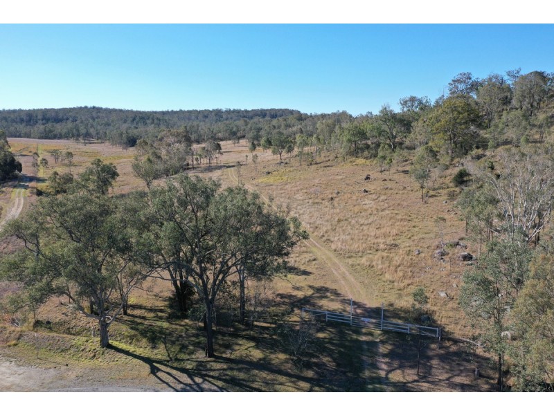 1 Barn Road, Emu Creek QLD 4355