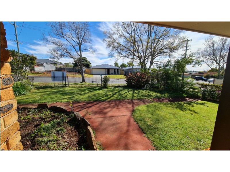 428 Stenner Street, Kearneys Spring QLD 4350