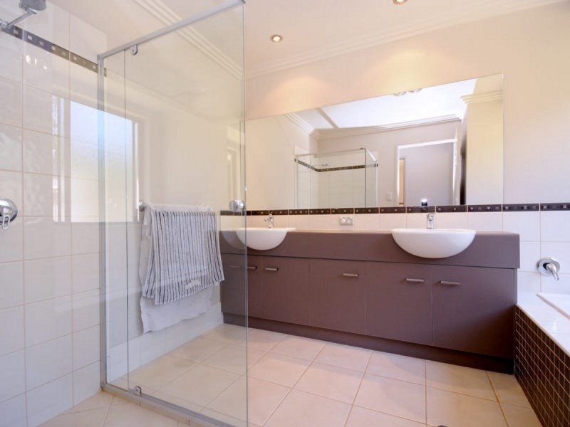 18 Highfields Road, Highfields QLD 4352