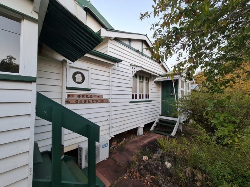 16 Littleton Street, Crows Nest QLD 4355